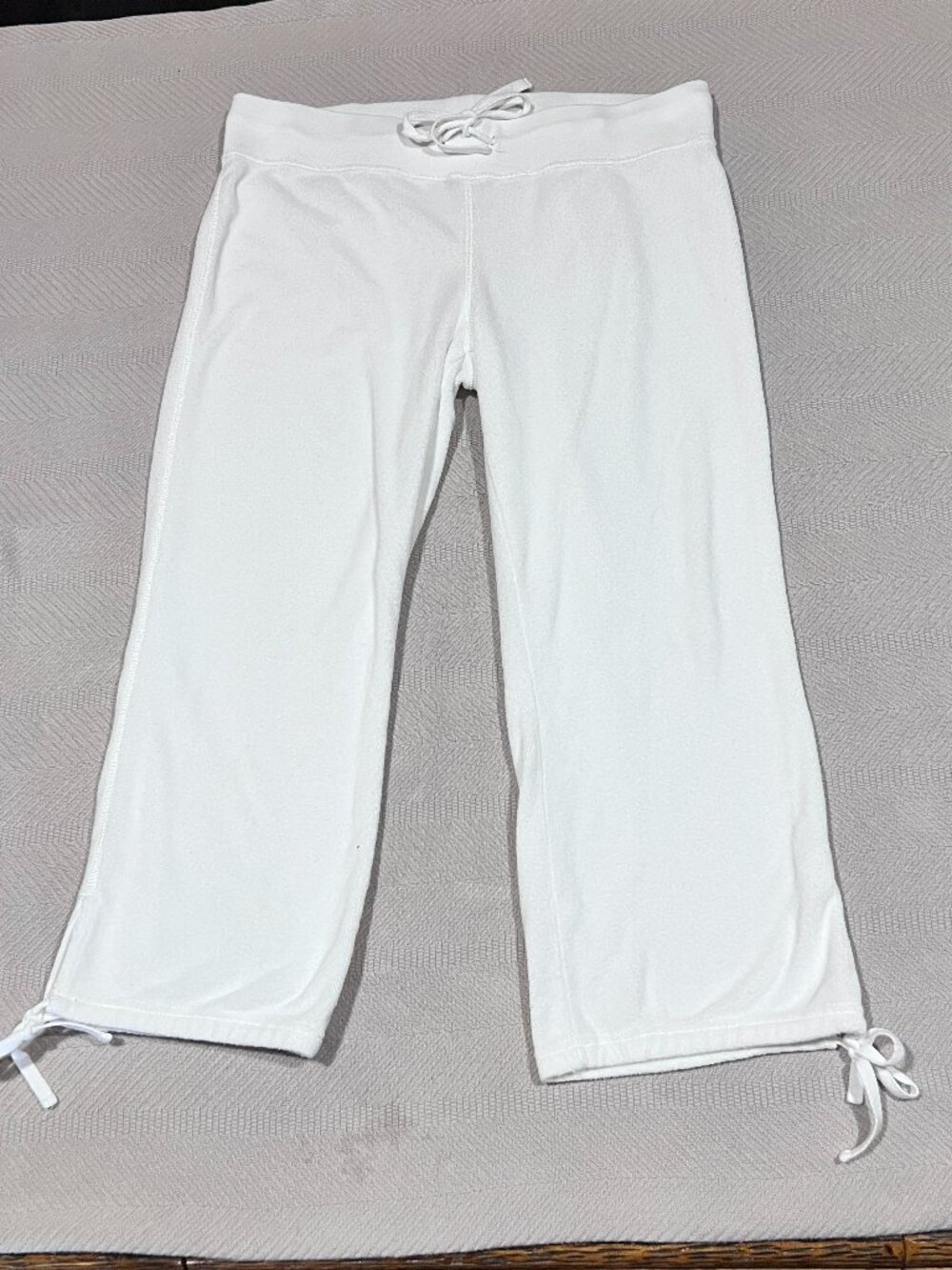 Vintage Old Navy Y2K Cropped Capri Terry Sweatpants White Womens Medium